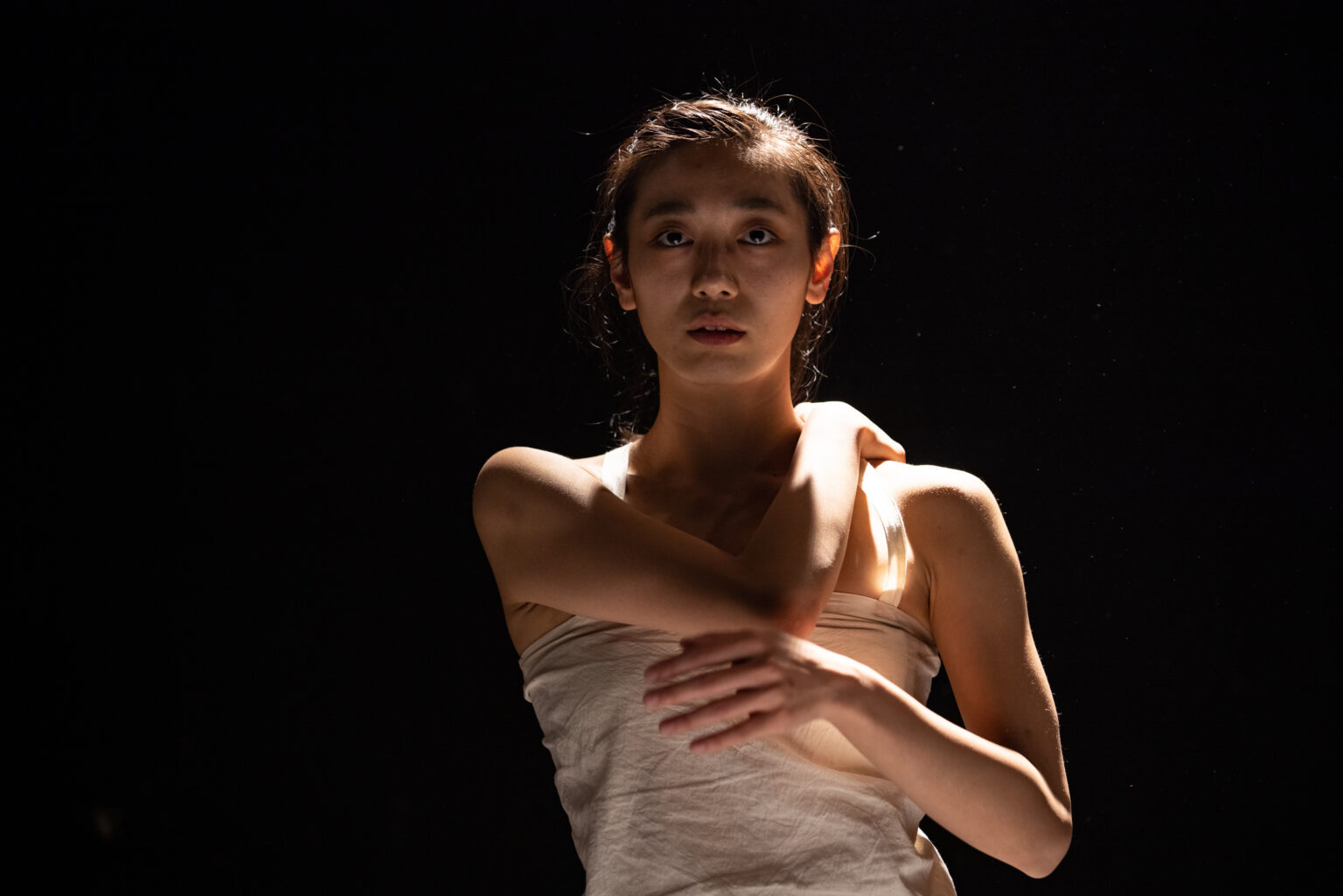 斉藤綾子ソロダンス公演『書くとか歩くとか』舞台写真 manami tanaka